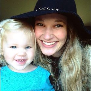 Meet your Posher, Casey